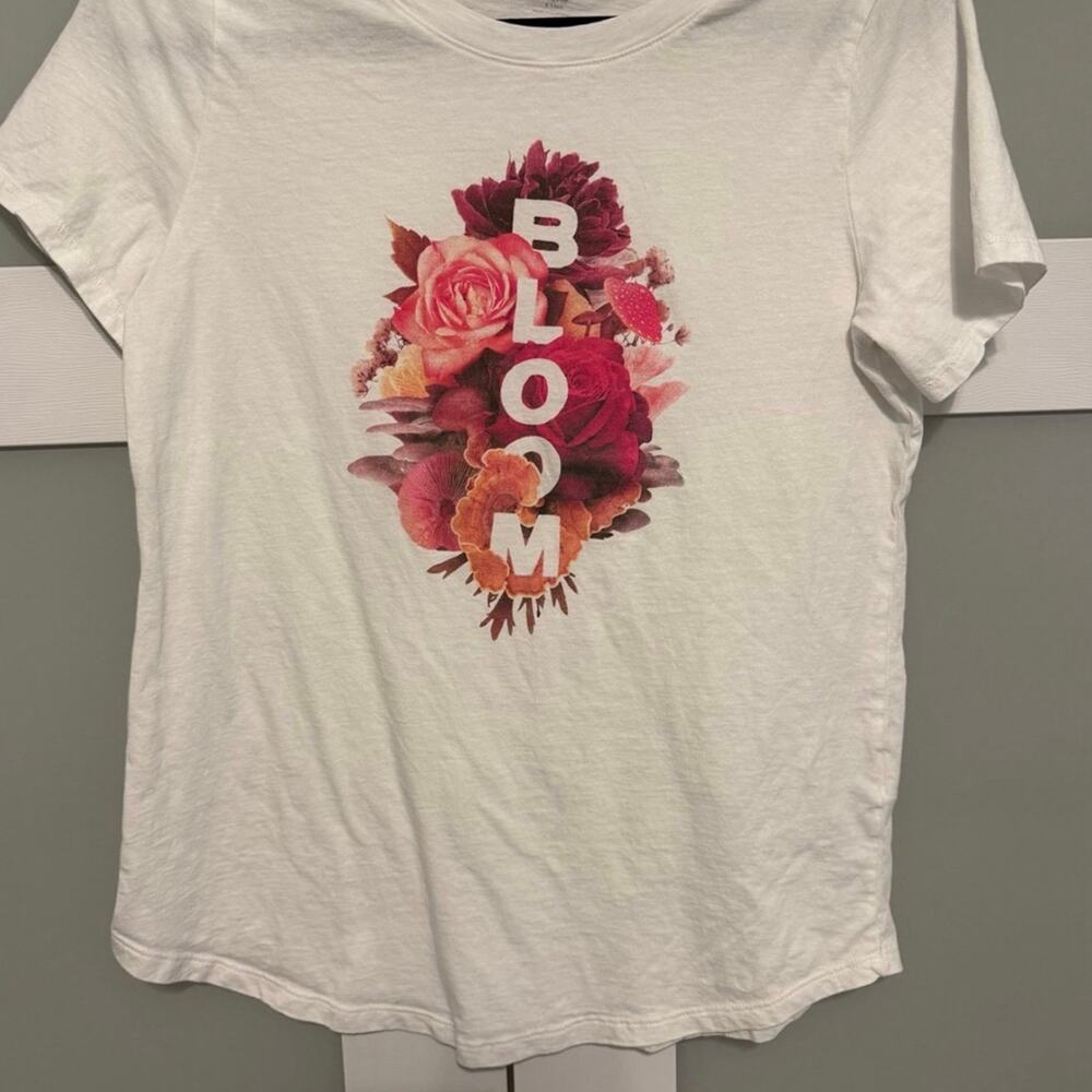 Old Navy Bloom Floral Graphic T-Shirt Women’s Small Tall White